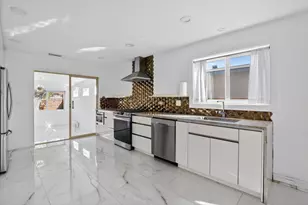 1323 Lincoln St, Hollywood, FL 33019 - Photo 2