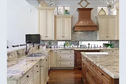 10596 Versailles Boulevard, Wellington, FL 33449 - Photo 14