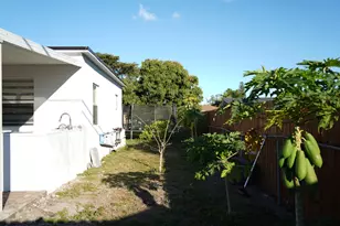 303 NW 28th Way, Fort Lauderdale, FL 33311 - Photo 32