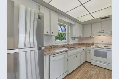 301 Circle Drive S #103, Boynton Beach, FL 33435 - Photo 8