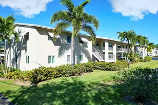 301 Circle Dr S, Boynton Beach, FL 33435 - Photo 1