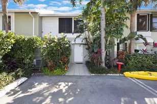 662 Mariners Way, Boynton Beach, FL 33435 - Photo 2