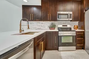 6181 Balboa Cir, Boca Raton, FL 33433 - Photo 4