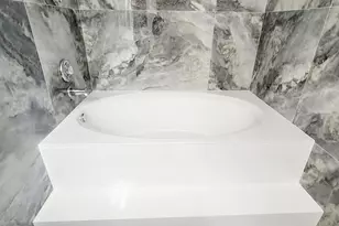 631 Executive Center Dr, West Palm Beach, FL 33401 - Photo 14