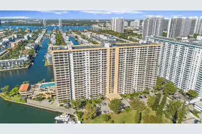 290 174th Street #1111, North Miami Beach, FL 33160 - Photo 4