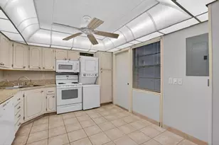 501 SW 11th Pl, Boca Raton, FL 33432 - Photo 8