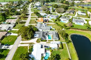 4705 Holly Dr, Palm Beach Gardens, FL 33418 - Photo 2