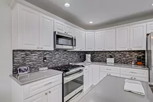 17 Selby Ln, Palm Beach Gardens, FL 33418 - Photo 20