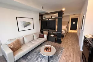 398 NE 5th St, Miami, FL 33132 - Photo 22