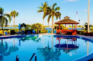 102 Half Moon Cir, Hypoluxo, FL 33462 - Photo 12