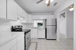 4718 NW 82nd Ave, Lauderhill, FL 33351 - Photo 6
