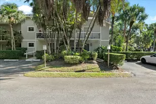 11863 Wimbledon Cir, Wellington, FL 33414 - Photo 2