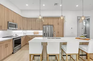 107 Royal Palm Cir, Tequesta, FL 33469 - Photo 2