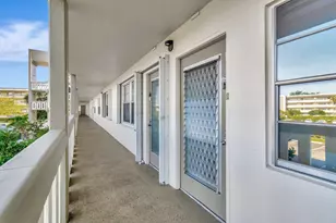 2901 Victoria Cir, Pompano Beach, FL 33066 - Photo 4