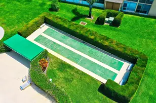 400 Village Green Cir W, Lake Worth Beach, FL 33461 - Photo 26