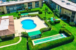 400 Village Green Cir W, Lake Worth Beach, FL 33461 - Photo 24