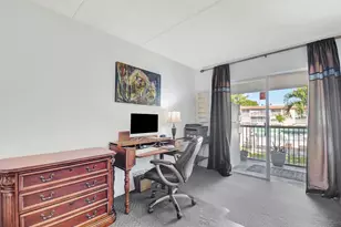 400 Village Green Cir W, Palm Springs, FL 33461 - Photo 16