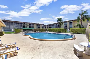 400 Village Green Cir W, Lake Worth Beach, FL 33461 - Photo 28