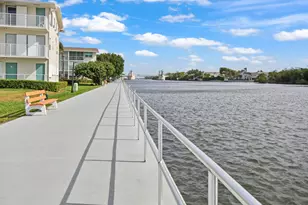 560 Horizons W, Boynton Beach, FL 33435 - Photo 18