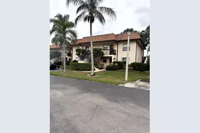 7190 Golf Colony Court #105, Lake Worth, FL 33467 - Photo 4