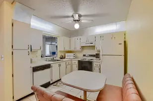 9244 Flynn Cir, Boca Raton, FL 33496 - Photo 4