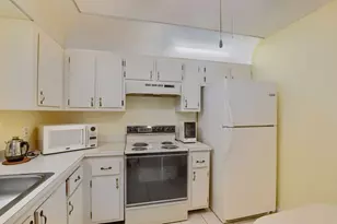 9244 Flynn Cir, Boca Raton, FL 33496 - Photo 6