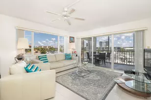 907 Marina Dr, North Palm Beach, FL 33408 - Photo 2
