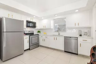 907 Marina Dr, North Palm Beach, FL 33408 - Photo 4
