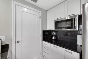 3800 N Ocean Dr, Singer Island, FL 33404 - Photo 18