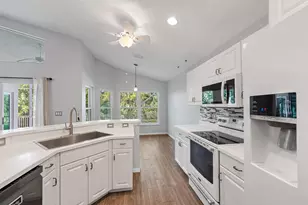 8045 SE Morningwood Pl, Hobe Sound, FL 33455 - Photo 4