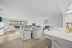 12926 Briarlake Dr, Palm Beach Gardens, FL 33418 - Photo 6