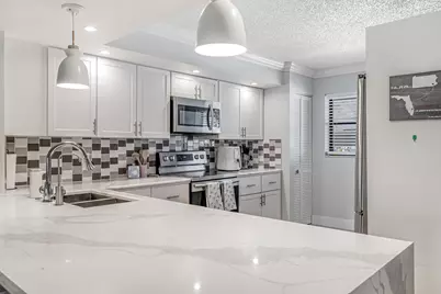 12926 Briarlake Drive #201, Palm Beach Gardens, FL 33418 - Photo 2