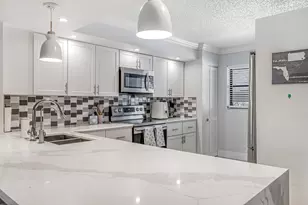 12926 Briarlake Dr, Palm Beach Gardens, FL 33418 - Photo 2