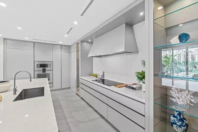 220 SE Mizner Boulevard #404, Boca Raton, FL 33432 - Photo 8