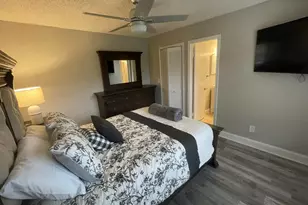 363 Prestwick Cir, Palm Beach Gardens, FL 33418 - Photo 8