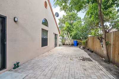 904 Magniola Avenue, Pompano Beach, FL 33068 - Photo 26