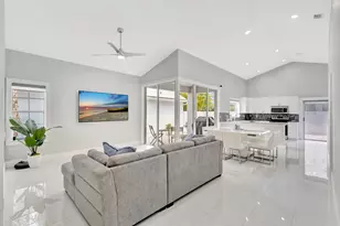 7 Wyndham Ln, Palm Beach Gardens, FL 33418 - Photo 8