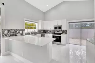 7 Wyndham Ln, Palm Beach Gardens, FL 33418 - Photo 16