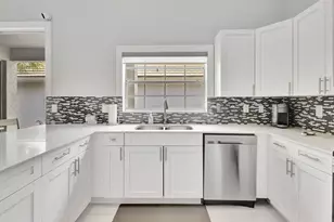 7 Wyndham Ln, Palm Beach Gardens, FL 33418 - Photo 20