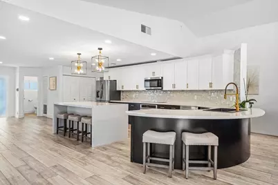 7700 NE Spanish Trail Court, Boca Raton, FL 33487 - Photo 8