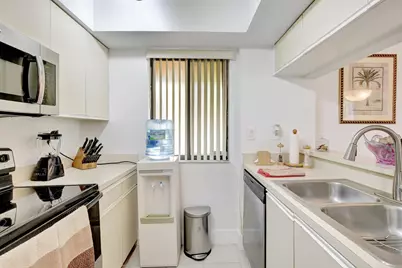 15499 Miami Lakeway N #306-5, Miami Lakes, FL 33014 - Photo 6