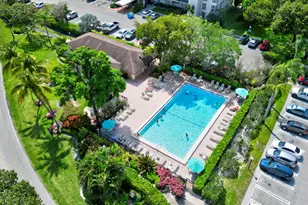 3050 N Palm Aire Dr, Pompano Beach, FL 33069 - Photo 6