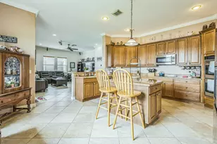 694 Cresta Cir, West Palm Beach, FL 33413 - Photo 8