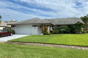 191 Parkwood Dr, Royal Palm Beach, FL 33411 - Photo 2