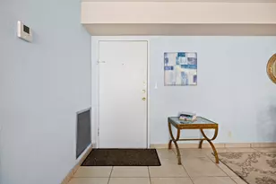 137 Golden Isles Dr, Hallandale Beach, FL 33009 - Photo 26