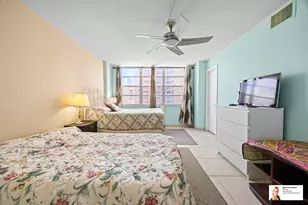 137 Golden Isles Dr, Hallandale Beach, FL 33009 - Photo 18