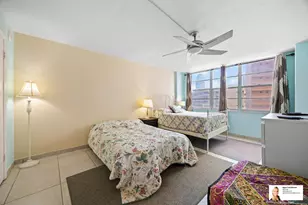 137 Golden Isles Dr, Hallandale Beach, FL 33009 - Photo 20