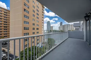 137 Golden Isles Dr, Hallandale Beach, FL 33009 - Photo 22