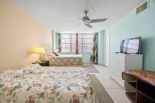 137 Golden Isles Dr, Hallandale Beach, FL 33009 - Photo 14