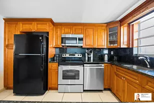 137 Golden Isles Dr, Hallandale Beach, FL 33009 - Photo 4